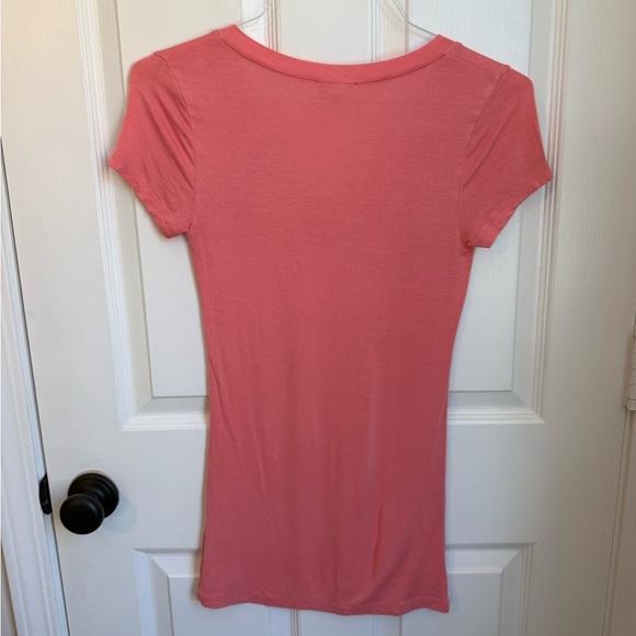 Soft Coral V-Neck Short Sleeve Tee Long Length - Picture 4 of 5